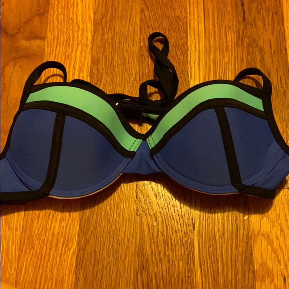 BIKINI TOP